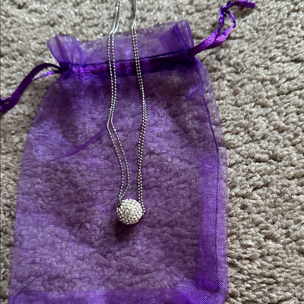 Elegant Silver Necklace with Crystal Pendant